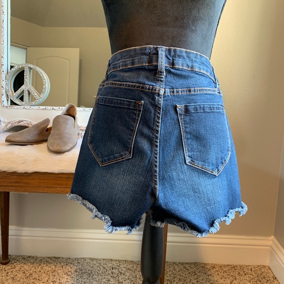 Kensie Jean Shorts Raw Hem Size 4 - Picture 6 of 8